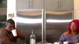 زنجي ينكها في خرم طيزها وتقذف كسها قذف قوية