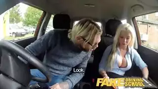 باربي تدعو فحل أسود مقوي لممارسة جنس منزلي مذهل