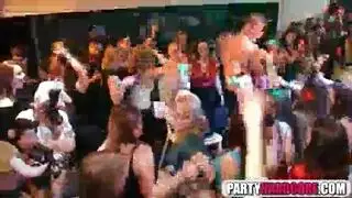 حفلة مص سكس