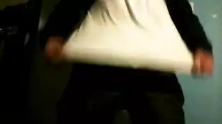 علاقة مثلية: رجل متزوج ينضم لامرأتين في جنس صارم