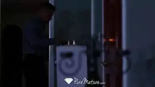 زوجة أخي معي في الفراش