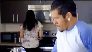 ينيك اخته على لاريكة