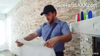 مدلك مزيف يضرب فرج كايتي جاين الضيق بعد يوجا ساخنة