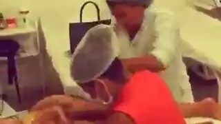 الطبيبة تتحرش بالمريض
