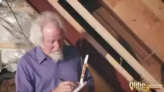 العجوز ينيك فتاة صغب