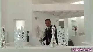 جعلوه يمارس مع اخته دون علمه