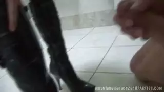 افلام سكس شاب ينيك اخته وهي في المطبخ ويقذف منيه داخل كسها