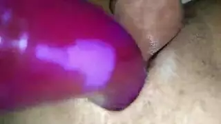 مهارات الحلق العميق بقضيب مطاطي عملاق