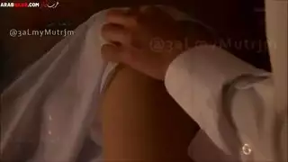 نيك شرميط بعنف واغتصاب على السرير