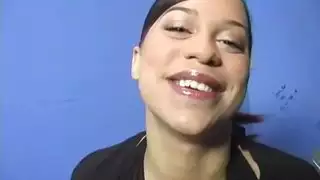 شقيق متسلل يضاجع أخته الفاقدة للوعي في السرير