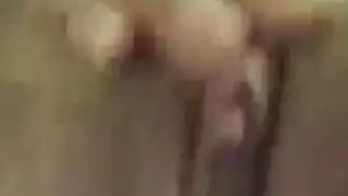 ينيكها بعنف و زوجها يستمع على الهاتف