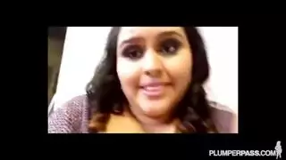 خيال إباحي للاختراق المزدوج: لاتينية مثيرة تهيمن بالشرج والوجه
