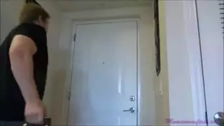 الأم الناضجة تستسلم لرغبات ابنها المحرمة
