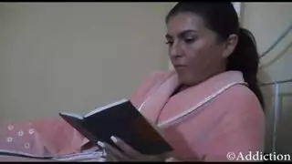 ديوث الابن علي امي