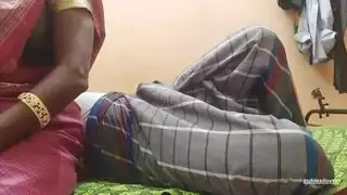 أول مرة شرجية: فتاة صغيرة تُدمر بواسطة صديق