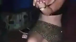 مشهد إباحي: رجل سعودي يهيمن على امرأة مغربية بالسائل المنوي
