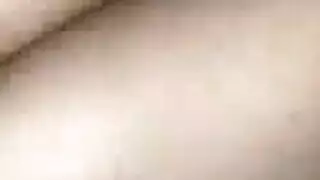 مع اختو الشقراء التي تحب اخوها لكنها ساذجة