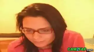 نكح حنجرة خام في دورة المياه الهواة يبتلعون الأحمال