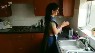 الاخ الساخن يمس كس اخته