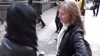 مخنث عربي يُهيمن عليه ويُملأ