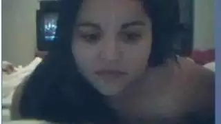 عاهرة صغيرة تُدكّ في الحمام
