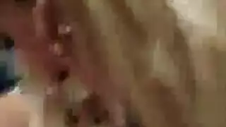 نيك علني في المعرض مع شقراء شاحبة