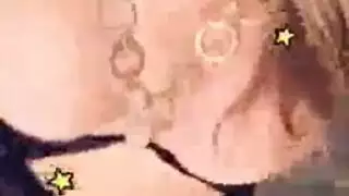 في ثلاثة لحظات أصدقاء ديك يسحب لهم في التصوف