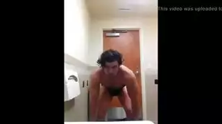 مصارع معه نيج