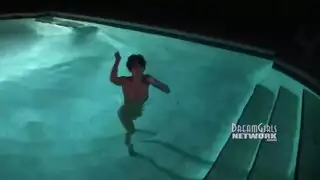 ابن وأمه فاليوغا تتحول الى نيك