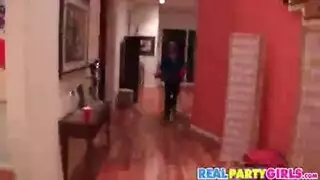 خيال المراهقة السمراء: ماراثون جنس بين الأعراق طوال اليوم