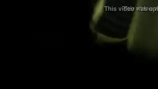 ١ لاتينا ساخنة تمص بعمق وتتلقى قذفًا على وجهها من قضيب أسود كبير