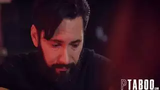 هذه المراهقة الشهوانية تحب أن تُمارس معها الجنس في فيلم إباحي صريح