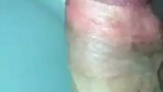٢ أثداء أسترالية ضخمة معروضة في مشهد إباحي صريح