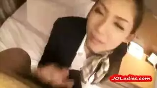 الرئيس يضرب موظفته المستعدة بشريط جنسي صريح في المكتب