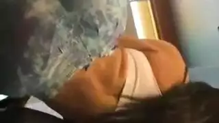 جنس إباحي بطيء وحسي مع امرأة مفتونة الجسد ترتدي ملابس داخلية