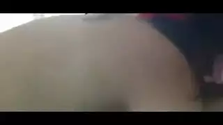 امرأة أكبر سنًا مثيرة تمص قضيب شاب عاري ضخم