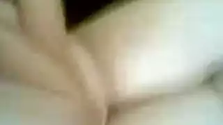 جلسة حلق عميق و مؤخرة قاسية لعربية مثيرة