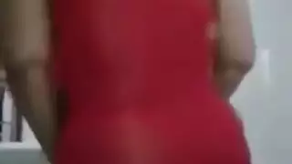 لبوه مصريه تتناك وتشرب الز الزبر فى كسها