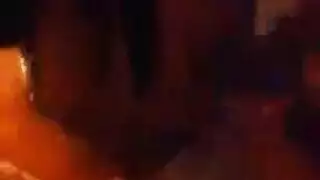 ترانس مشاغب يأخذ حمام سائل منوي كامل الجسم