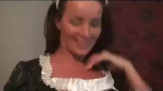 ميلف شقراء تكتشف جانبها المتوحش مع شاب أصغر