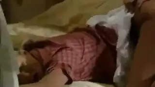 فرج الخادمة المبلل يتم ضخه بواسطة الرئيس في جلسة جنسية قوية