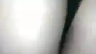 فتاة مكسيكية زنجية بريئة تُلمس بعمق