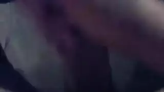 محاربة عربية تعبث بقضيب صلب