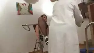 جنس قاسي في الهواء الطلق: دسار ضخم في الأماكن العامة