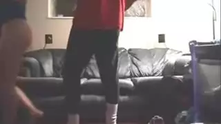 فتاة بيضاء ذات مؤخرة كبيرة تحصل على وجه كريمي سميك