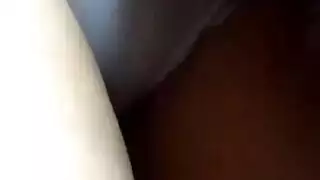 رجل واحد يمارس الجنس مع عاهرتين في حفلة جنسية جامحة