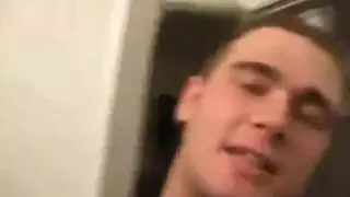 جنس علني صريح: سكارى يمارسون الجنس مع امرأة ناضجة