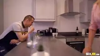 تتناك صديق ابيها