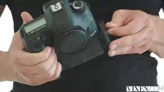 فرجها الصغير يتوسل للحصول على علاج جمالي إباحي