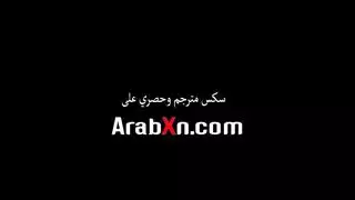 متلصص يصوّر أمه في الحمام وينتهي به الأمر بأن يتم تناوله بقوة